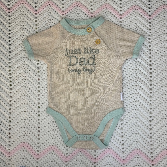 Tahari Baby Outfits - Picture 3 of 10